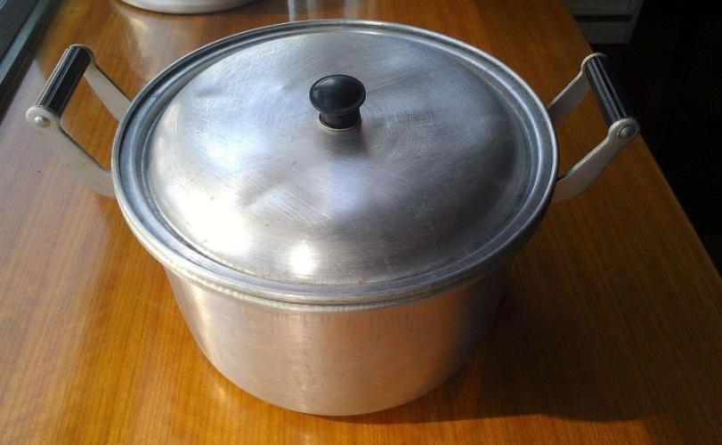 鋁烙馍鍋上的黑怎麼清理（有什麼小技巧）1