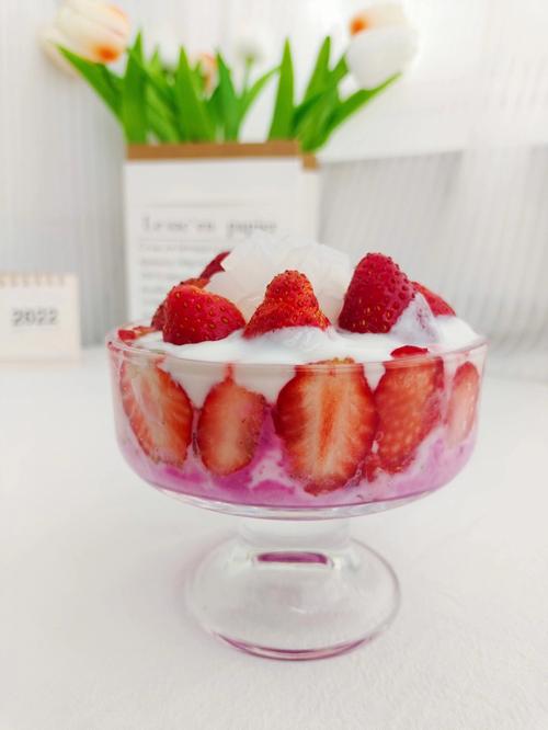 草莓酸奶怎麼做（草莓酸奶的做法）1