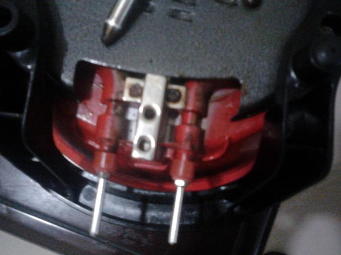 為什麼電壓力鍋插上電源就會跳閘（電壓力鍋插上電源跳閘的原因）1