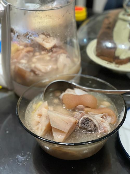 豬瓜湯怎麼做好吃（豬瓜湯的烹饪方法）1