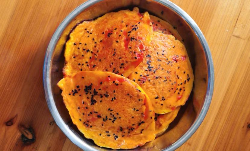 玉米胡蘿蔔煎餅教程（玉米胡蘿蔔煎餅的烹饪方法）1