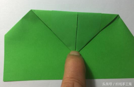 折個象征幸運的四葉草手工折紙（組合型折紙心形四葉草）6