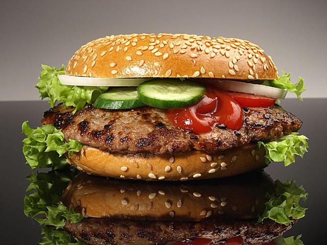 漢堡減肥該怎麼吃（洋快餐讓人發胖的根源不是漢堡）2