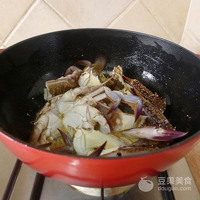 四川香辣炒螃蟹（蔥姜炒蟹的做法）7