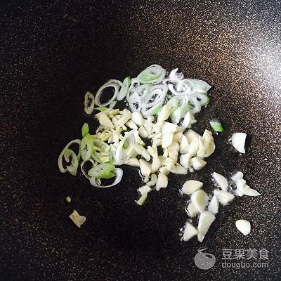 絲瓜做湯怎麼做好吃（家常清炒絲瓜的做法）4