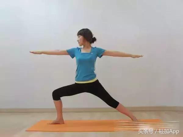 瑜伽入門十個動作快速瘦腿法（7天瘦腿的瑜伽動作）4