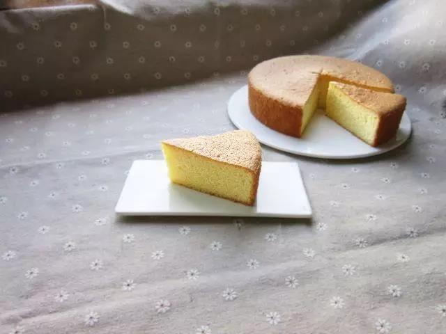6個雞蛋海綿蛋糕制作方法（超簡單在家DIY全蛋海綿蛋糕）1