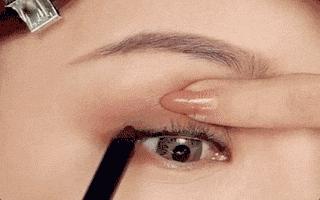 單眼皮怎麼化妝眼線（單眼皮這樣化妝）2