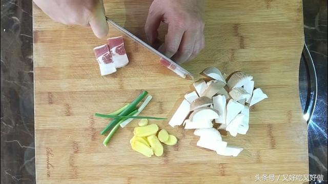 老式汽鍋雞的做法（汽鍋雞的制作步驟細節和用料方法）3