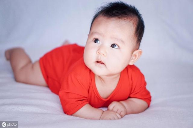 3個月嬰兒超高超重會有什麼危害嗎（嬰兒期超重影響孩子智商）1
