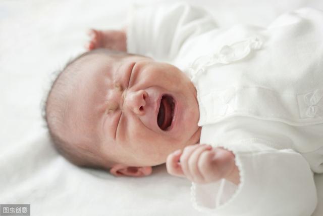 新生兒出生後三天内如何護理（新生兒頭三天需要怎麼護理）(5)