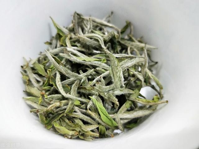 白茶加綠茶泡水喝有什麼功效（為什麼說綠茶與白茶不能一起混泡）4