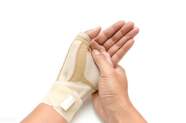 手掌疼是類風濕還是腱鞘炎（50歲的女性手指僵硬疼痛）1