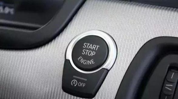 開車時不小心按到一鍵啟動（一鍵啟動是不是開車的時候不能按）11