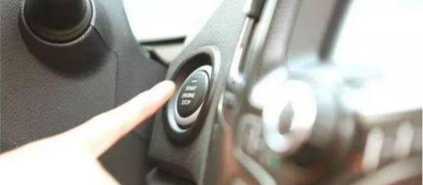 開車時不小心按到一鍵啟動（一鍵啟動是不是開車的時候不能按）8