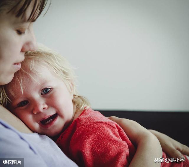 寶寶不愛吸母乳怎麼辦（寶寶拒絕母乳也許與這些原因有關）7