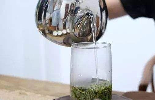 西湖龍井沖泡茶一般采用什麼方法（你知道西湖龍井茶怎麼泡好喝嗎）2