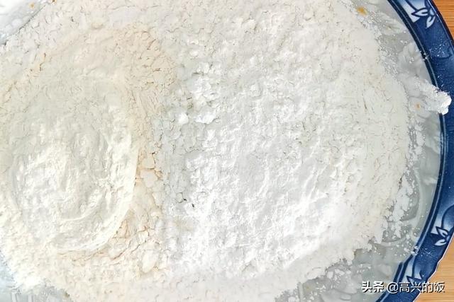 做南瓜餅面粉還是糯米粉好吃（用面粉還是糯米粉）7