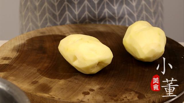 土豆炒洋蔥最簡單的做法（2個土豆1個洋蔥做出很多人喜歡的下飯菜）2