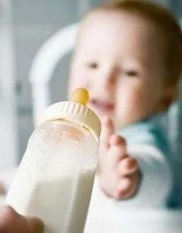 嬰兒奶粉中添加的乳糖是什麼（解讀奶粉配料中的）1