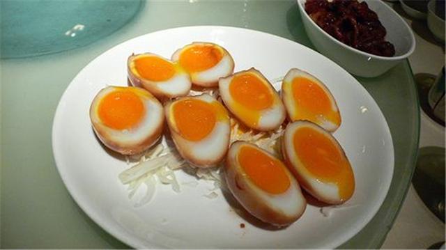 鴨蛋炒着吃為什麼有腥味（鴨蛋為什麼不能炒着吃）1