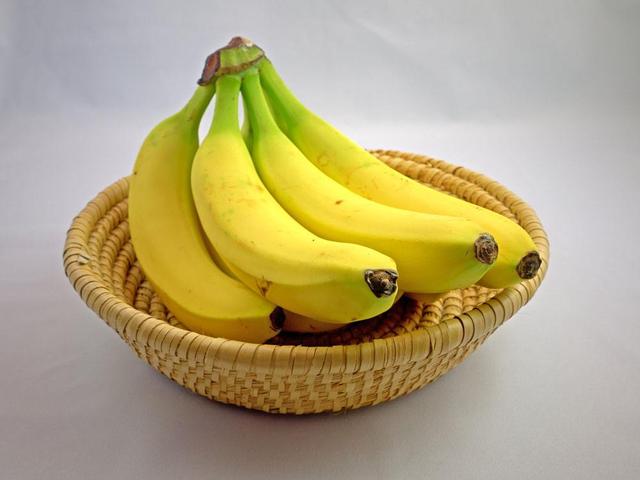 買回青香蕉怎麼催熟（香蕉買回來發青不熟怎麼辦）1