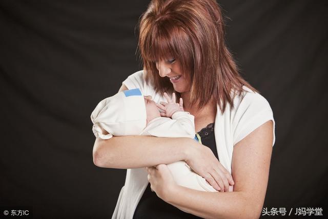 新手媽媽必須get新生兒護理知識（關于新生兒的護理和注意事項）7