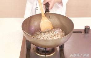 鐵鍋炖魚的做法最正宗的做法（大廚教你黑龍江鐵鍋炖魚家常做法）7