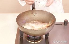 鐵鍋炖魚的做法最正宗的做法（大廚教你黑龍江鐵鍋炖魚家常做法）12