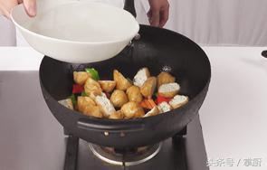 青椒油豆腐的做法大全（簡單易學的快手菜）8