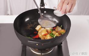 青椒油豆腐的做法大全（簡單易學的快手菜）11