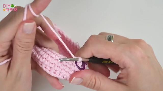 3-6月寶寶針織鞋鈎織教程（教你鈎織超可愛的粉紅小豬款寶寶鞋）(14)