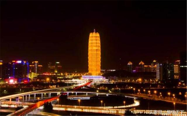 河南鄭州地标紀念塔（鄭州耗資8億元修建一高塔）5