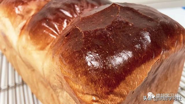 面包1000種烘焙教程配方（烘焙學習社什麼樣的水适合做面包）5