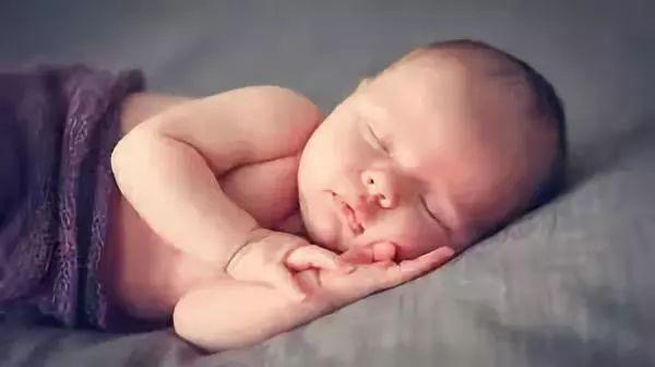 寶寶睡覺總是打呼噜是怎麼回事（寶寶睡覺打呼噜）5