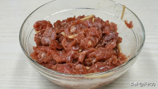 黃豆芽炖牛肉怎麼做才好吃（牛肉和黃芽白搭配吃過嗎）(4)