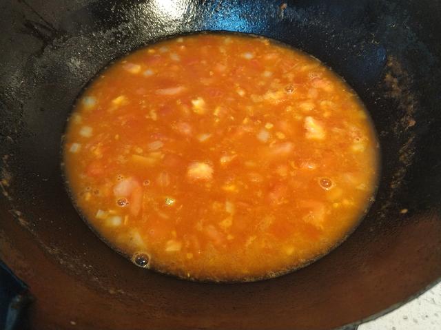 正宗西紅柿打鹵面的做法（好吃的關鍵就在于打鹵）9