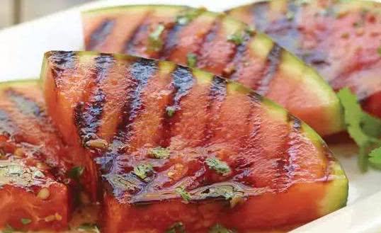 西瓜的各種熱吃法（盤點西瓜的奇葩吃法）(3)