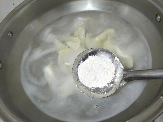 冷凍的水餃是用冷水煮還是熱水煮（用冷水還是熱水）4