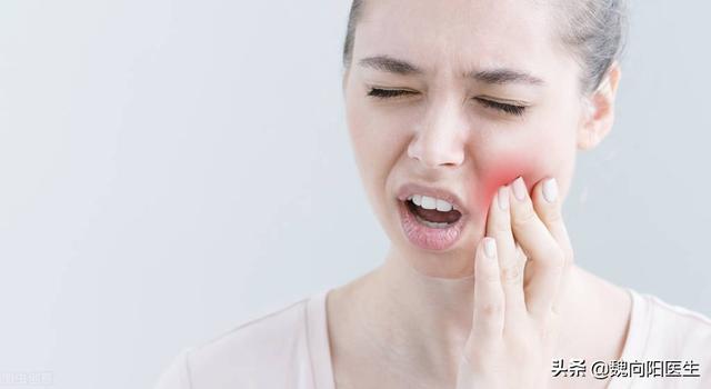 牙痛一直痛不停是不是三叉神經痛（因為牙痛一個月内連拔兩顆牙）1
