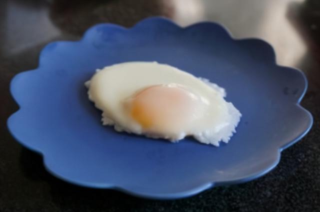 開水荷包蛋怎麼煮才不散（沸水下鍋是大錯）7