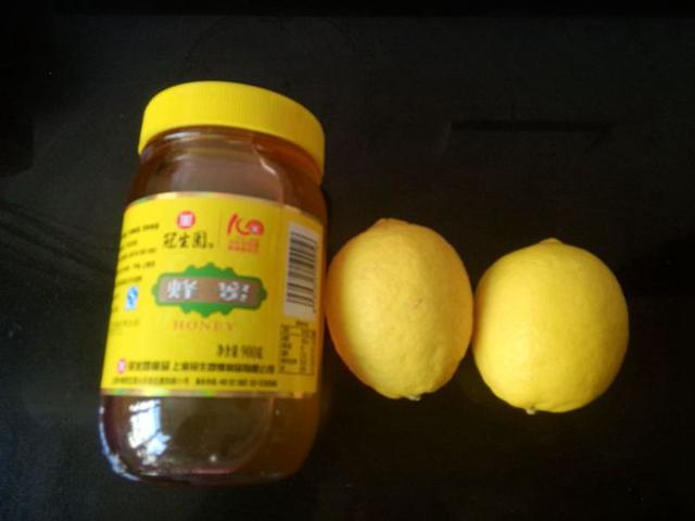 家用檸檬蜂蜜水做法（檸檬蜂蜜水-夏日時令美味飲料）4