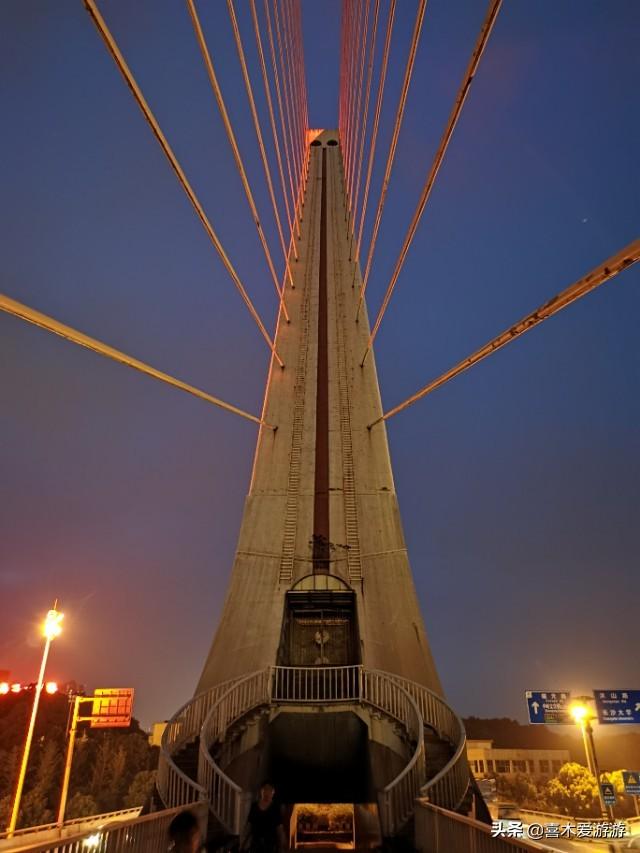 全球頂級斜拉索大橋（喜木閑逛的豎琴式斜拉索大橋）9