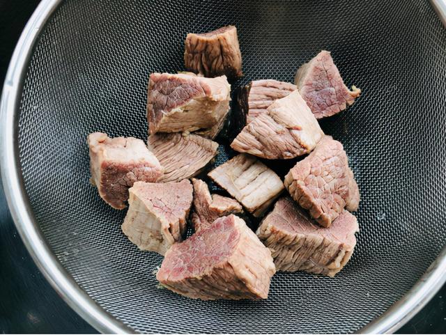 牛肉肉松的做法教程（牛肉營養豐富可以做成肉松）6