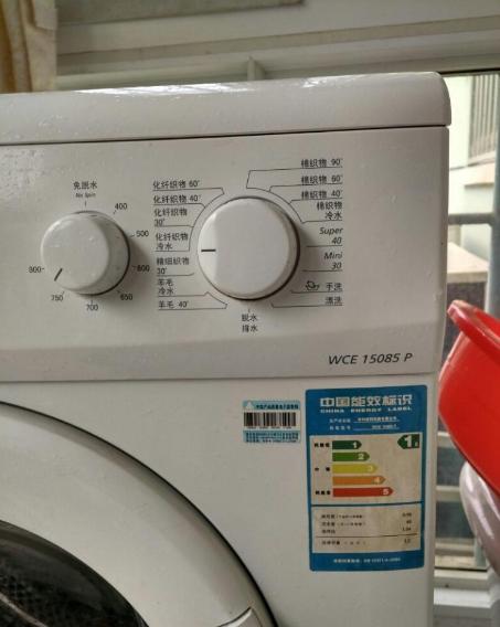 請問洗衣機8公斤能洗多少斤的衣服（8KG是洗8公斤衣服洗衣機上面）5