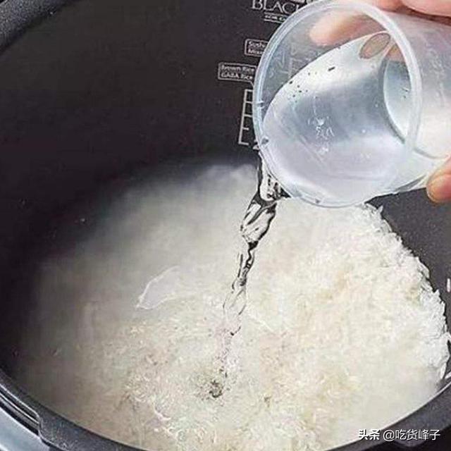 怎樣焖米飯才能使米飯更香（不要直接下鍋焖）7