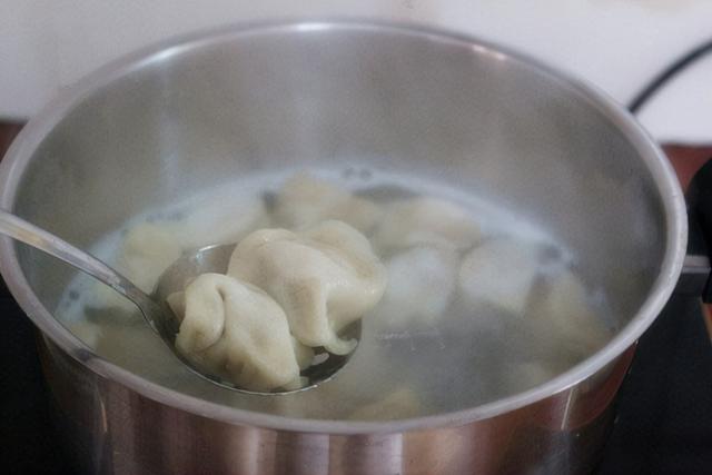 速凍餃子冷水下鍋還能煮多久（水開下鍋就錯了）7