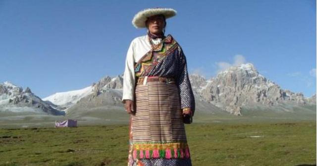各種藏族服飾（藏袍是藏族傳統服飾）3