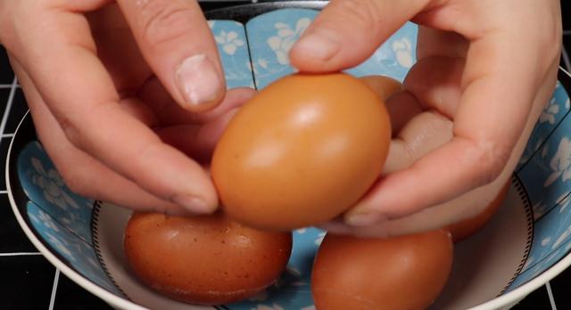 雞蛋整個要煮幾分鐘怎麼做才好吃（雞蛋好吃有訣竅）1