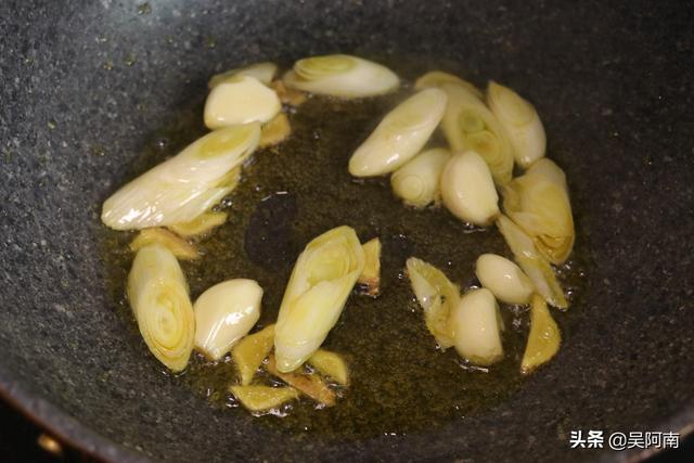 香菇怎麼做最好吃最簡單的做法（香菇這麼做外形似鮑魚）5
